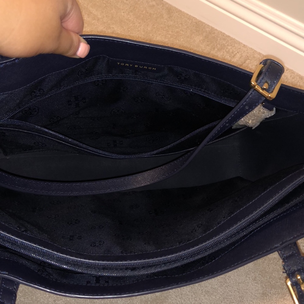 Like new Tory Burch York tote - Picture 7 of 8